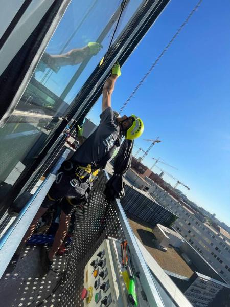 MessengercreationEF885436-05C5-47BC-8E4B-630F12D43F4B